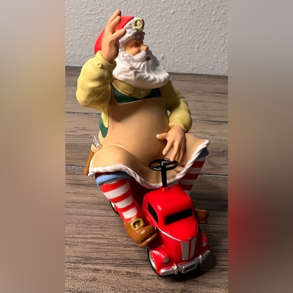 Hallmark Keepsake Christmas Ornament NIB 2022 Toymaker Santa #23 In Series - Picture 7 of 11